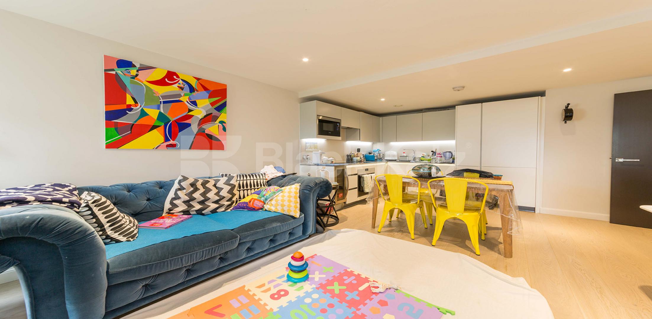 			NEW INSTRUCTION!, 2 Bedroom, 1 bath, 1 reception Apartment			 Wharf Road, ANGEL-OLD STREET